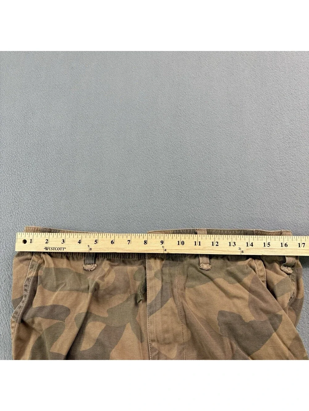 Vintage Y2K Urban Pipeline Camo Cargo Pants Size 32 (Fit 33 x 28 in)